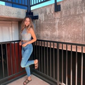 Meet your Posher, Lina